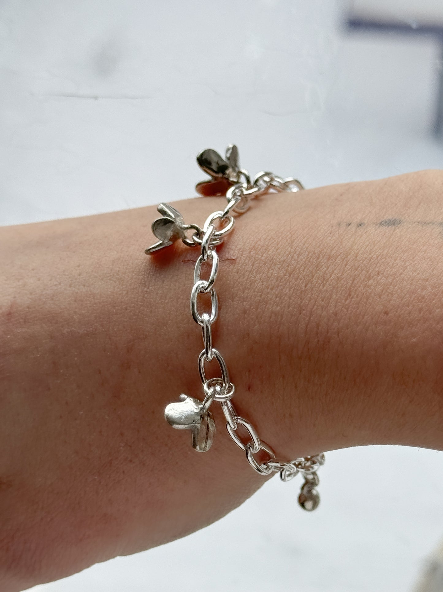 Small clochette flowers bracelet
