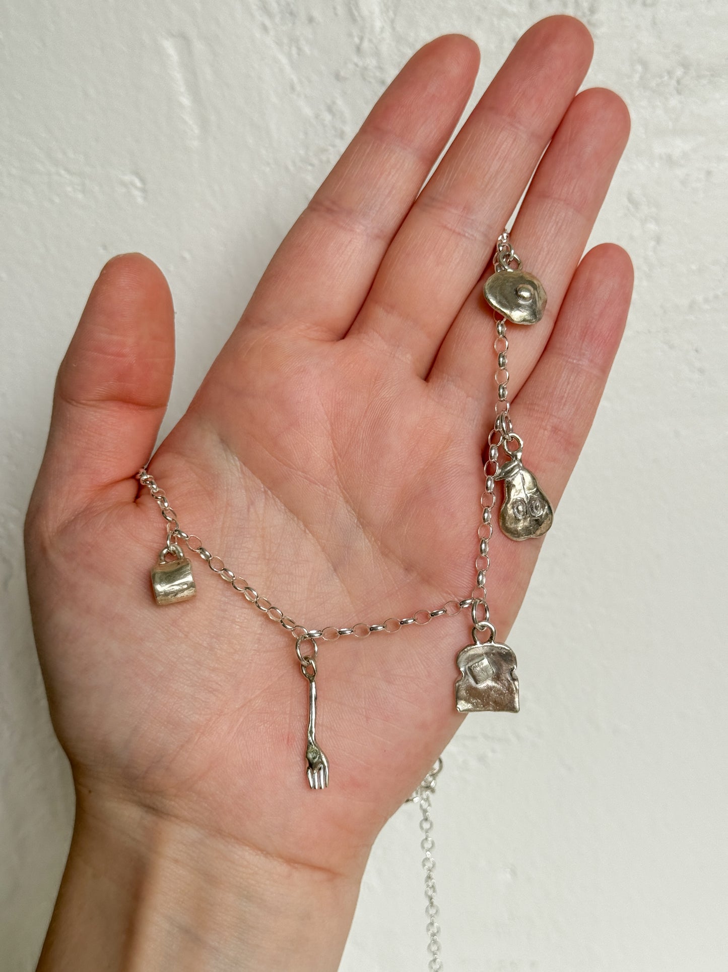 Petit déjeuner necklace