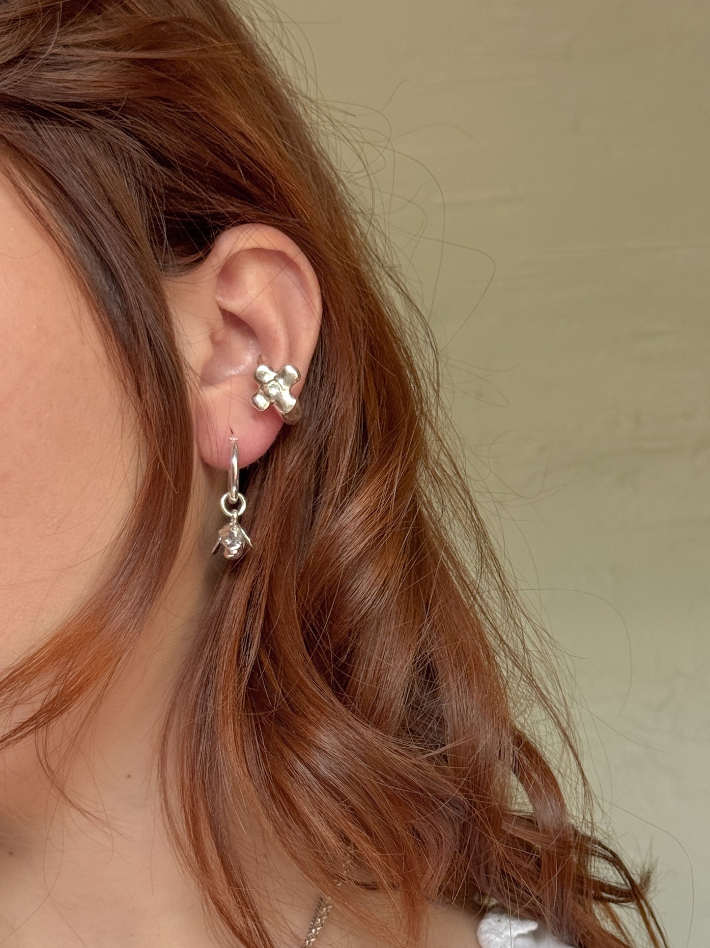 Bourgeon hoop earrings