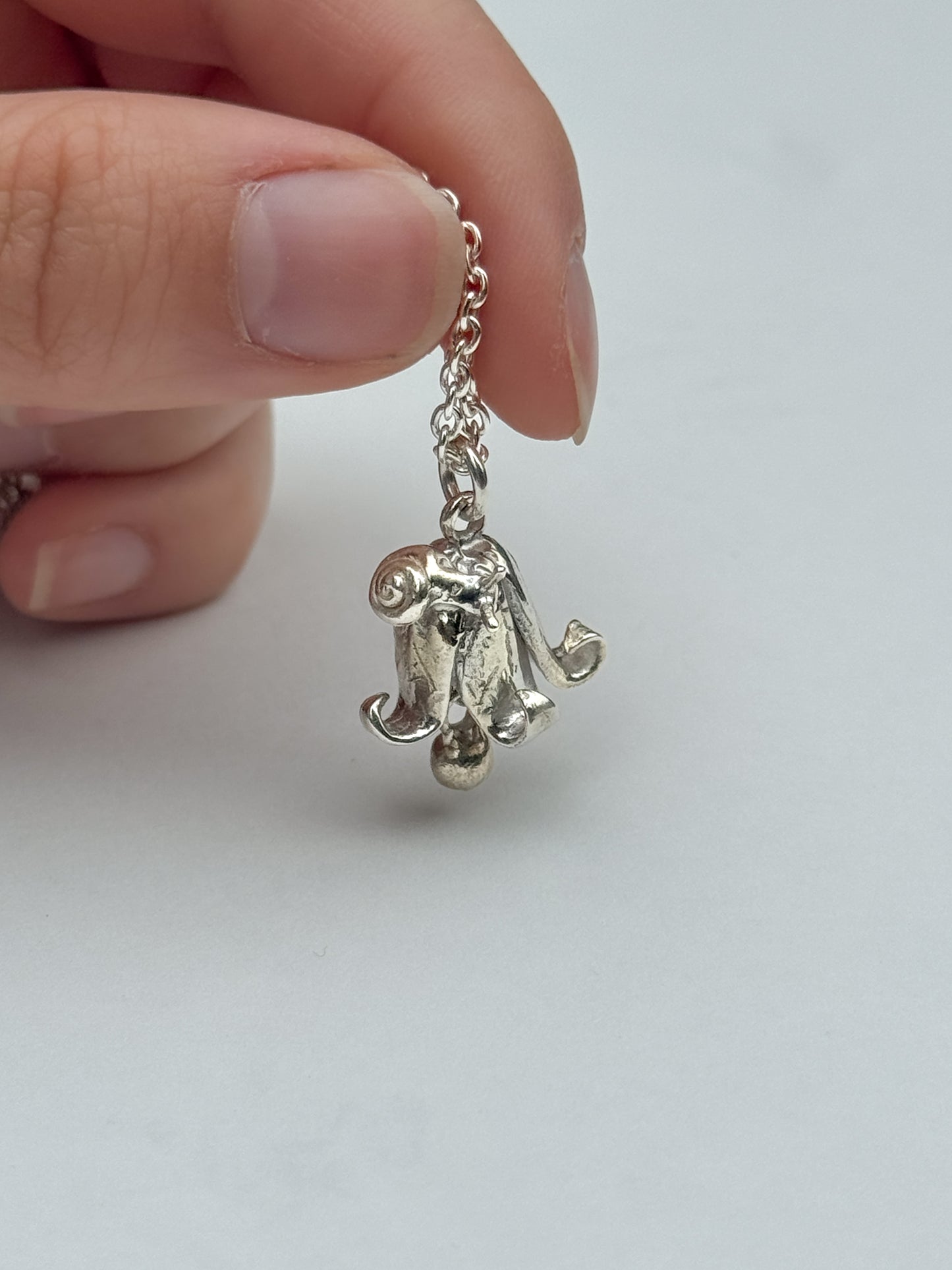 Escargot sur clochette necklace
