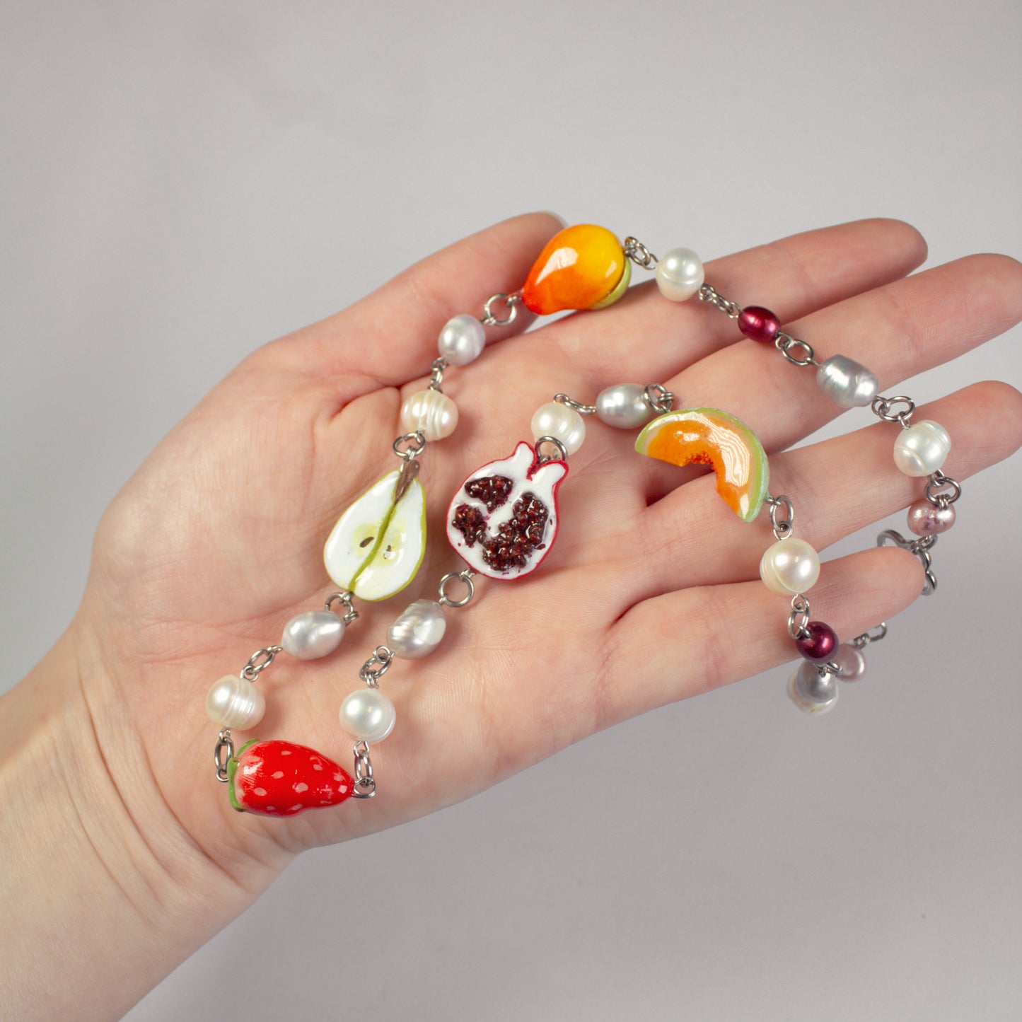 Spring squeeze neckalce