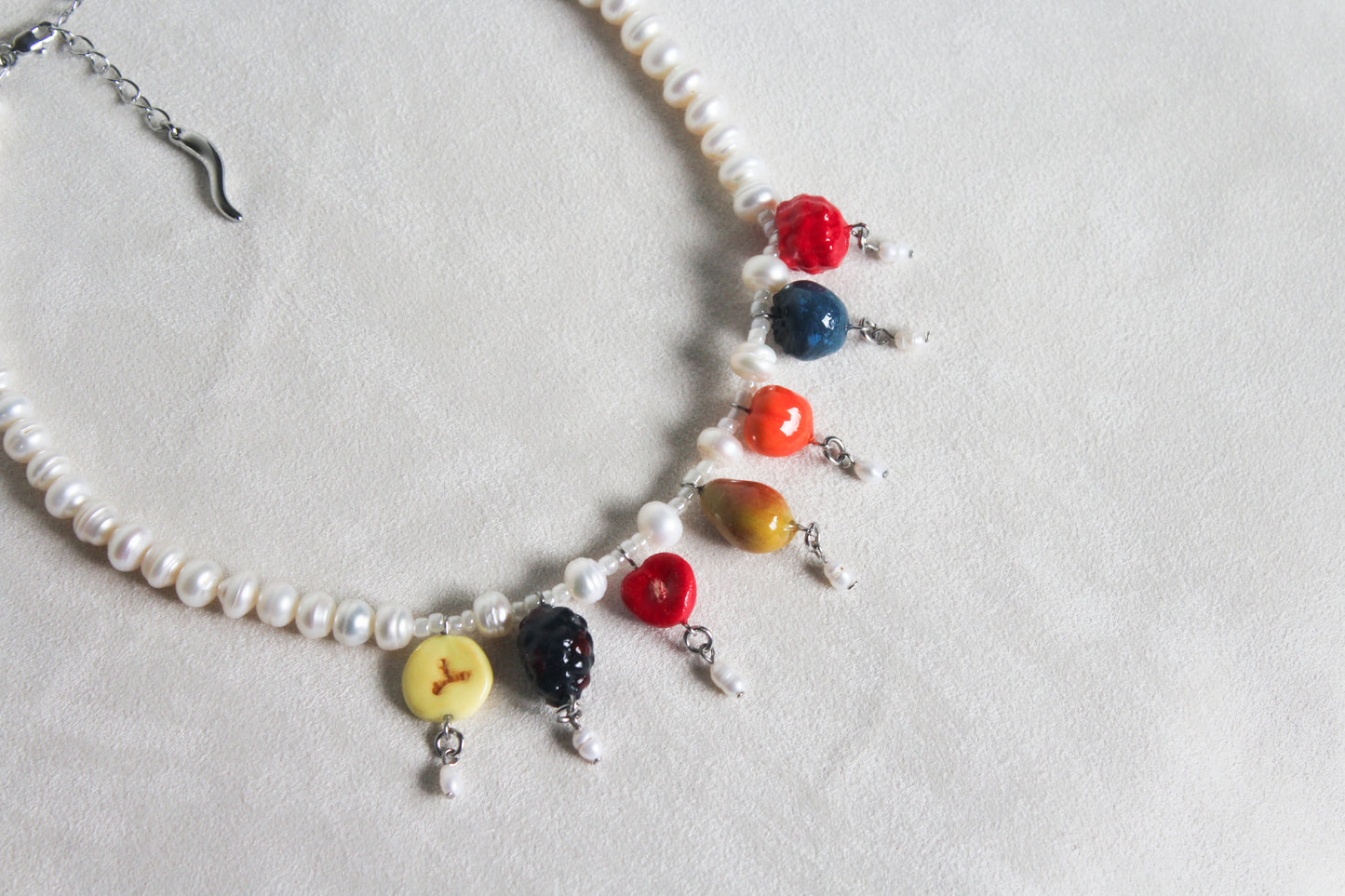 Berry picking necklace