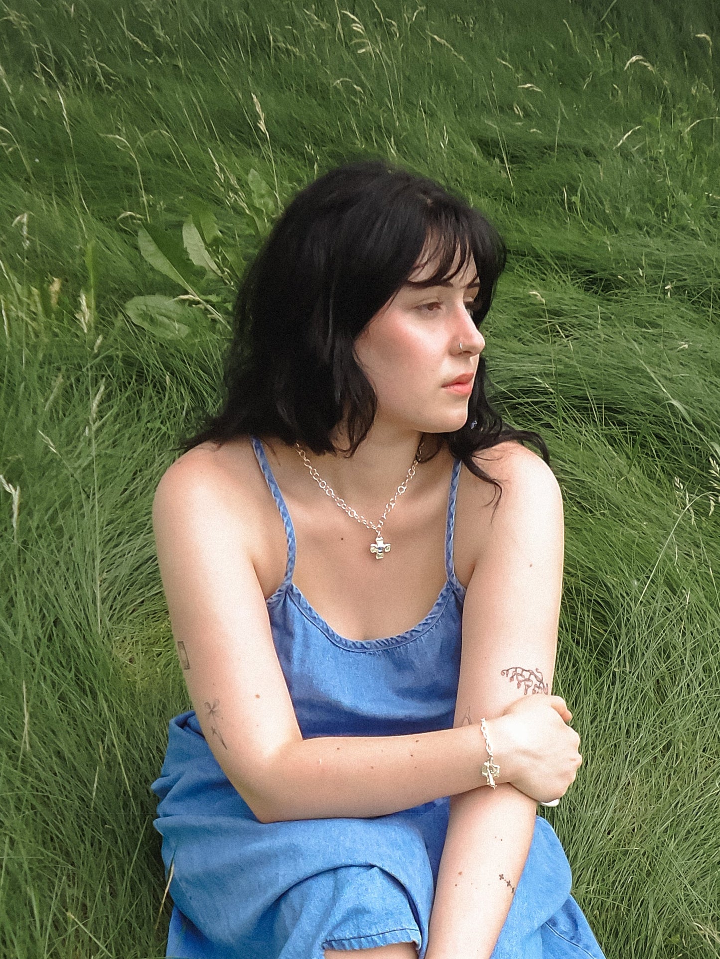Spinelle flower necklace