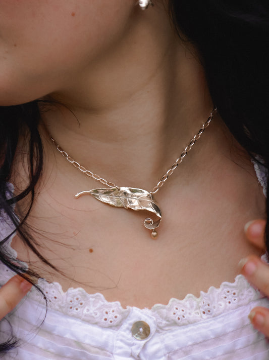 Leaf necklace [1/1]