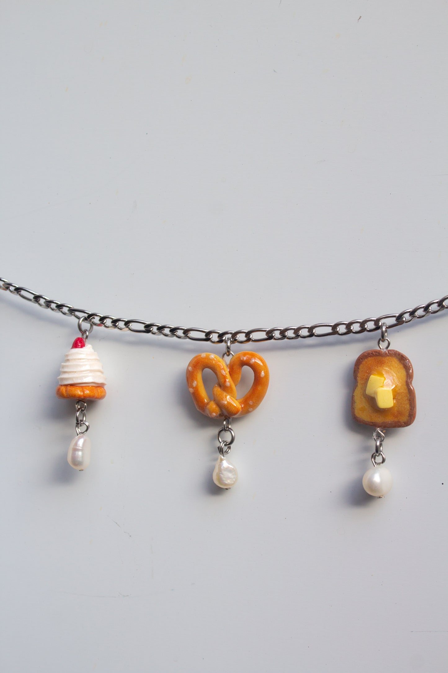 Food stand necklace