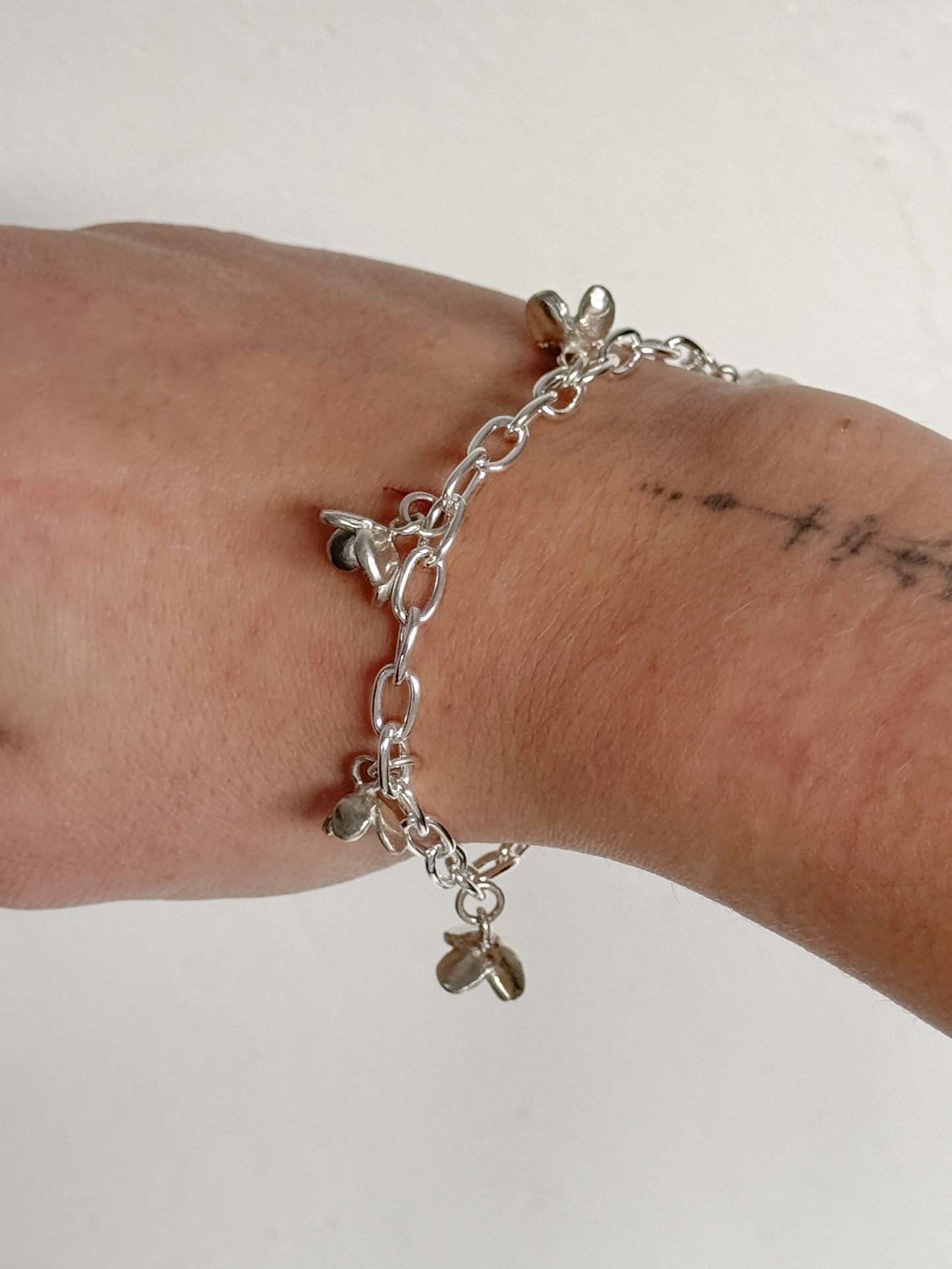 Small clochette flowers bracelet