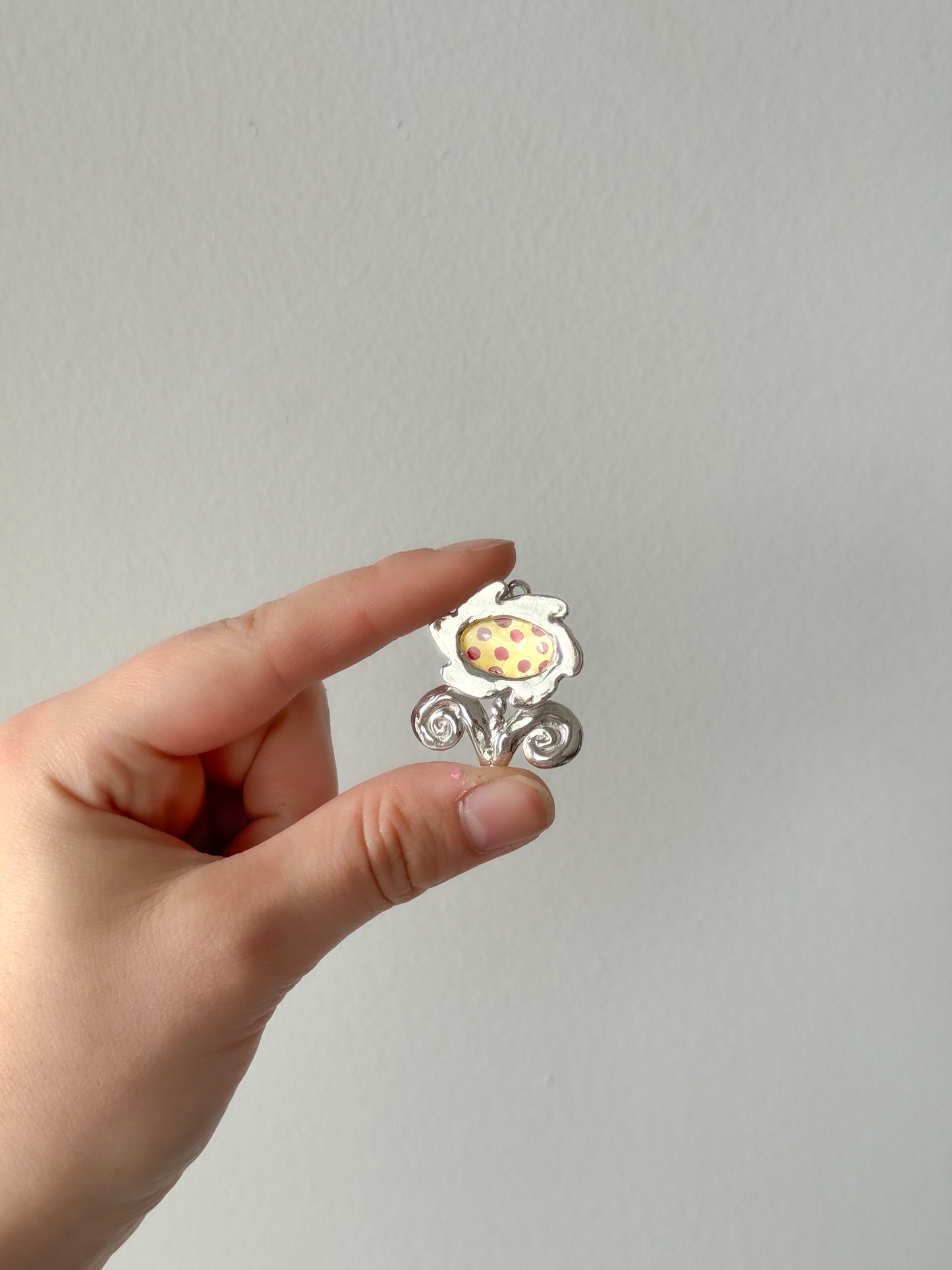 Polka dot flower charm [1/1]