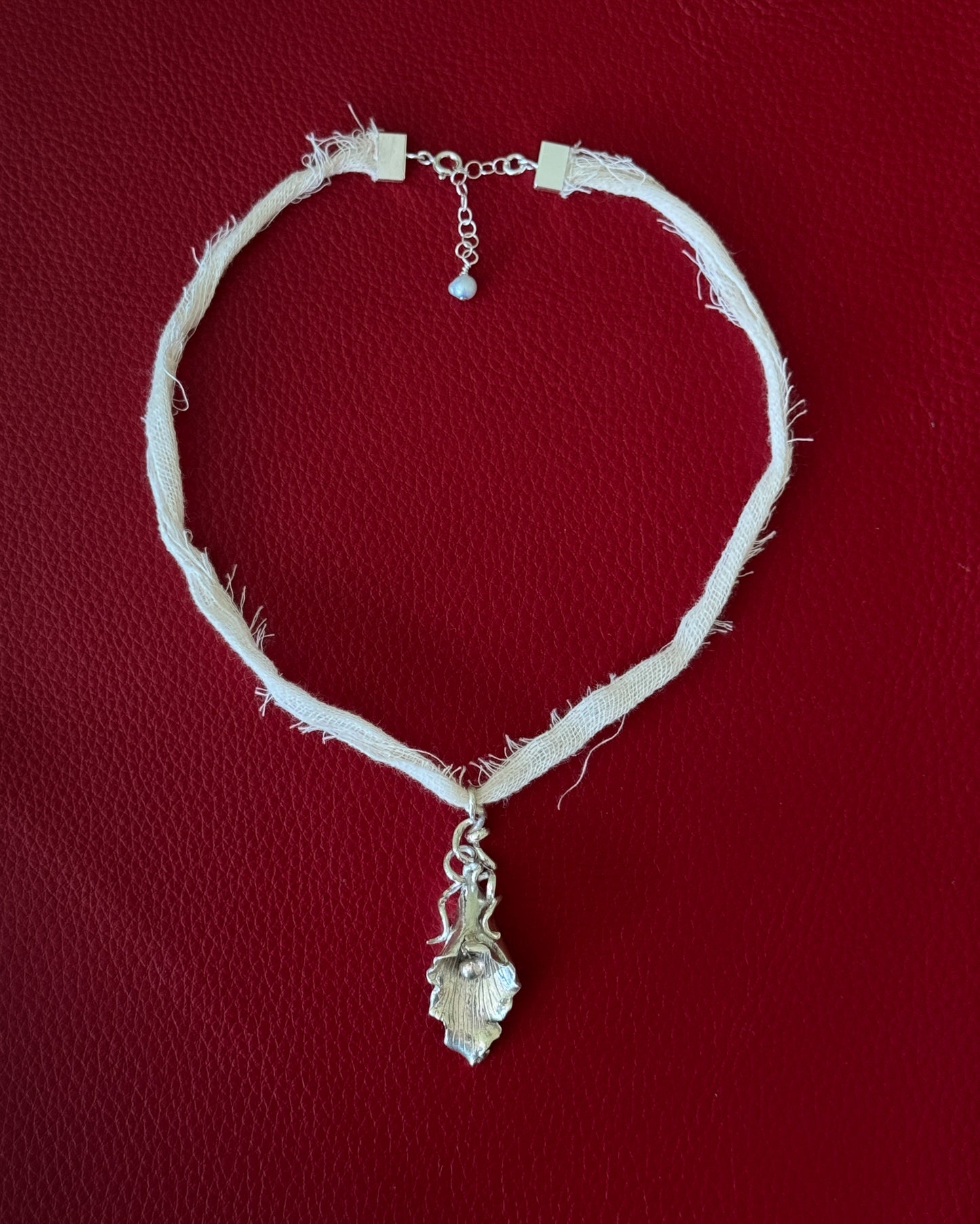 Calla lily cotton necklace [1/1]