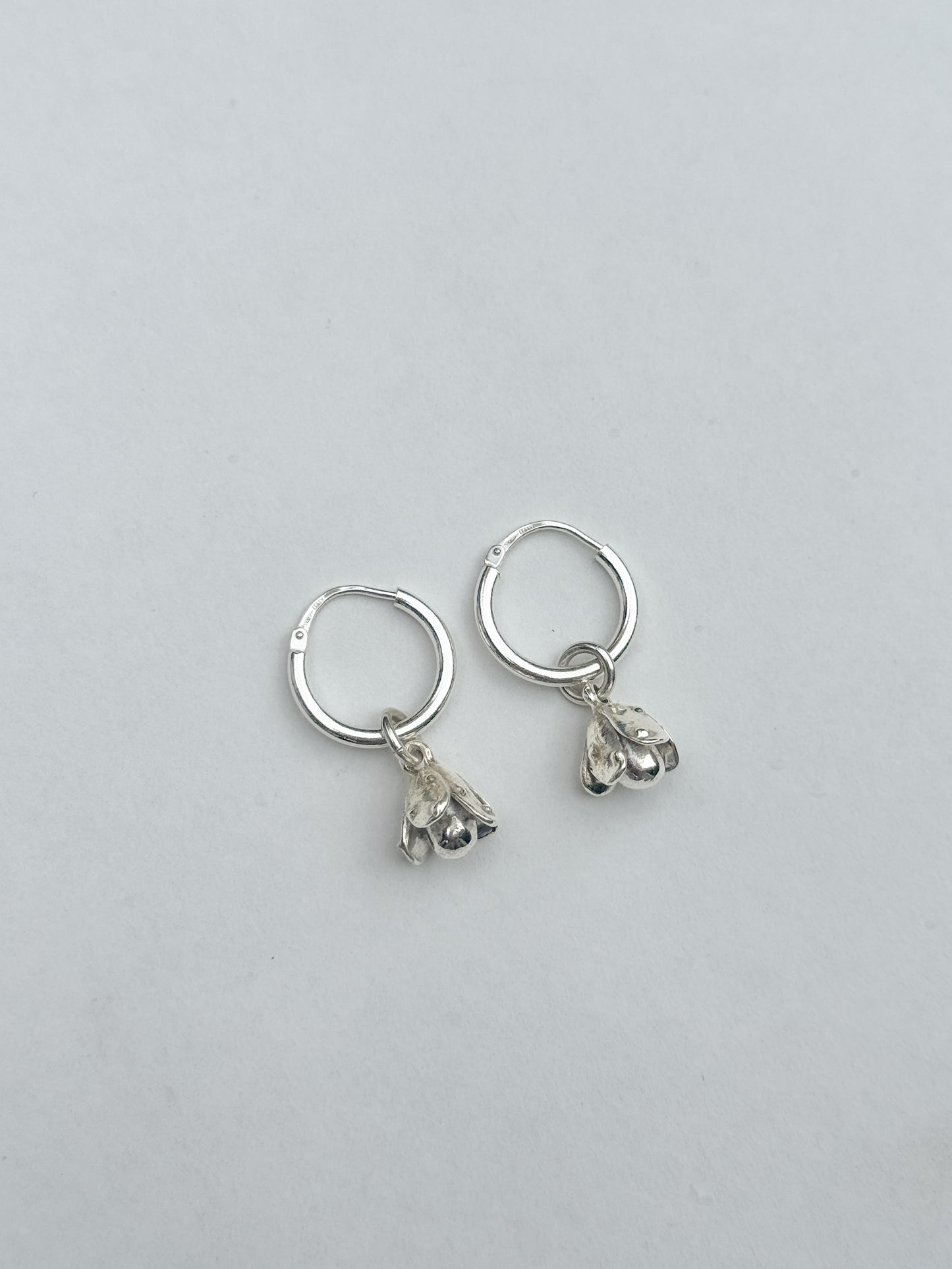 Bourgeon hoop earrings