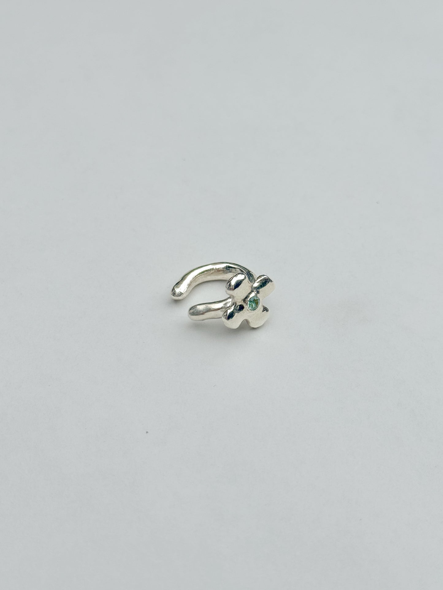 clover ear cuff [1/1]