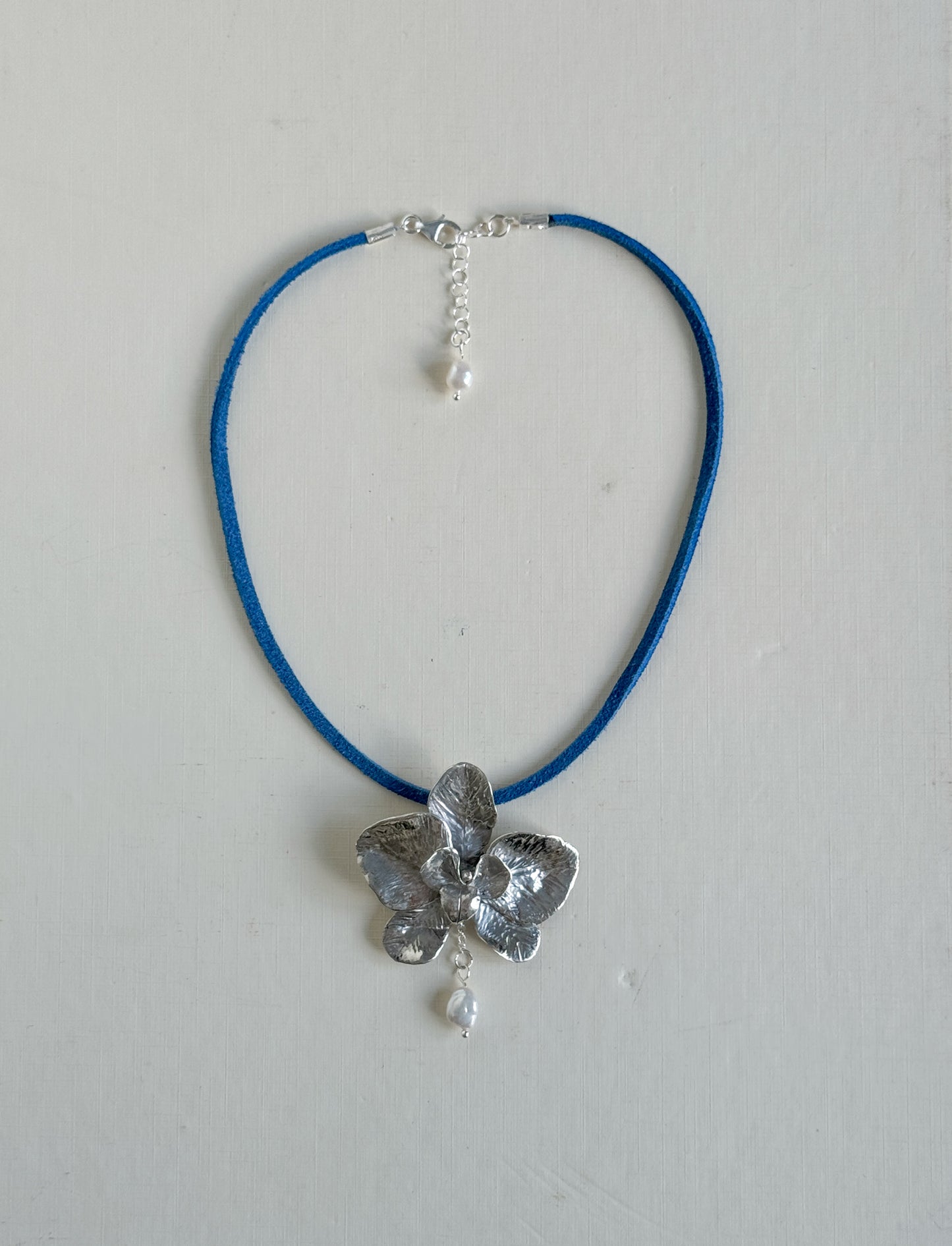 Orchid choker blue