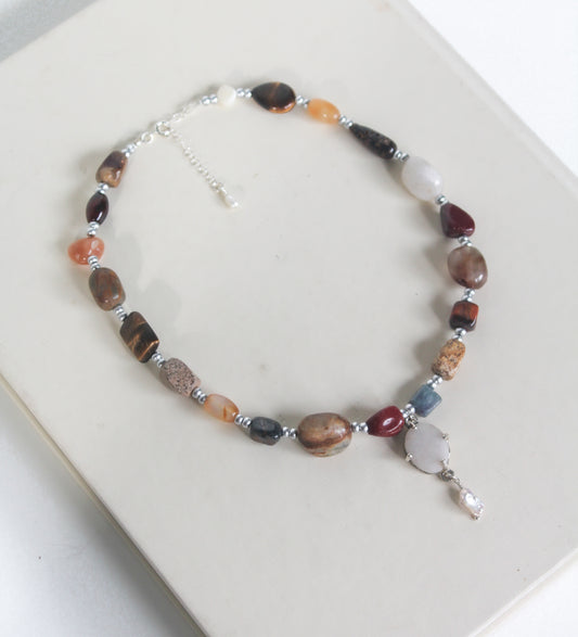 Pebbles necklace