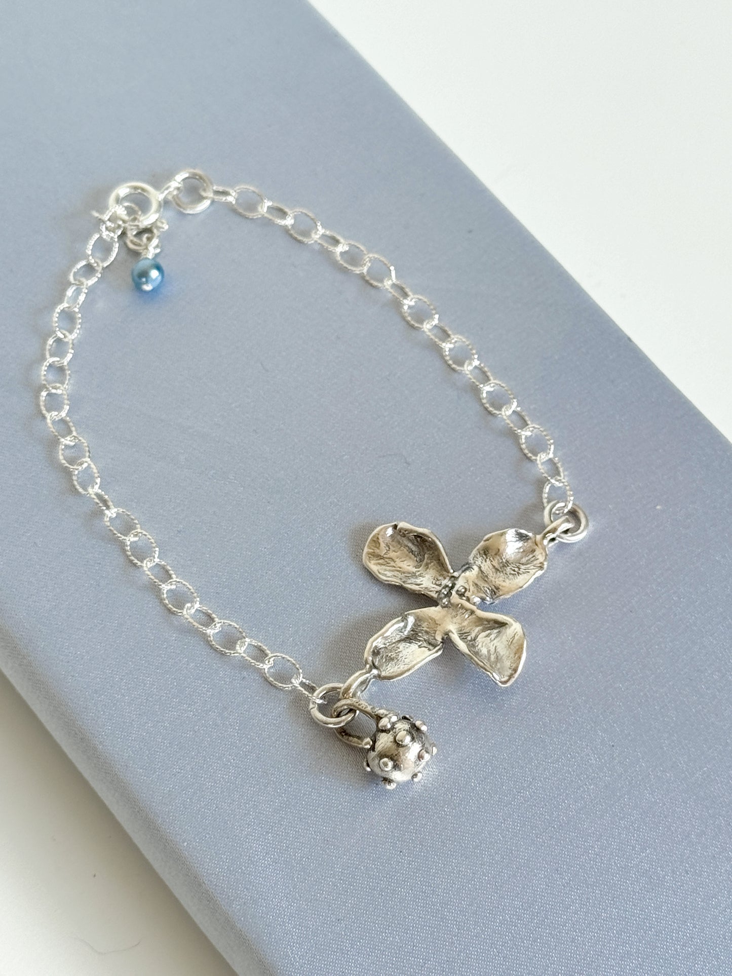 Petals bracelet