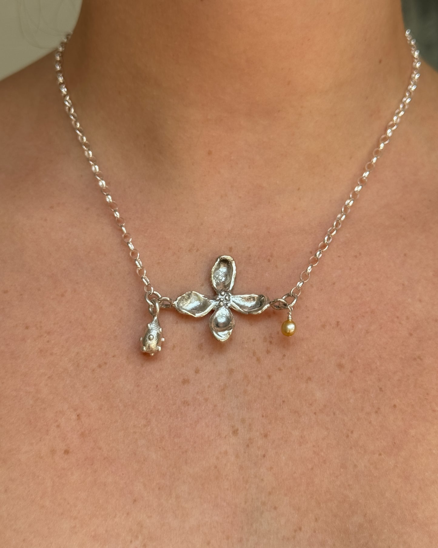 Petals necklace [yellow pearl]