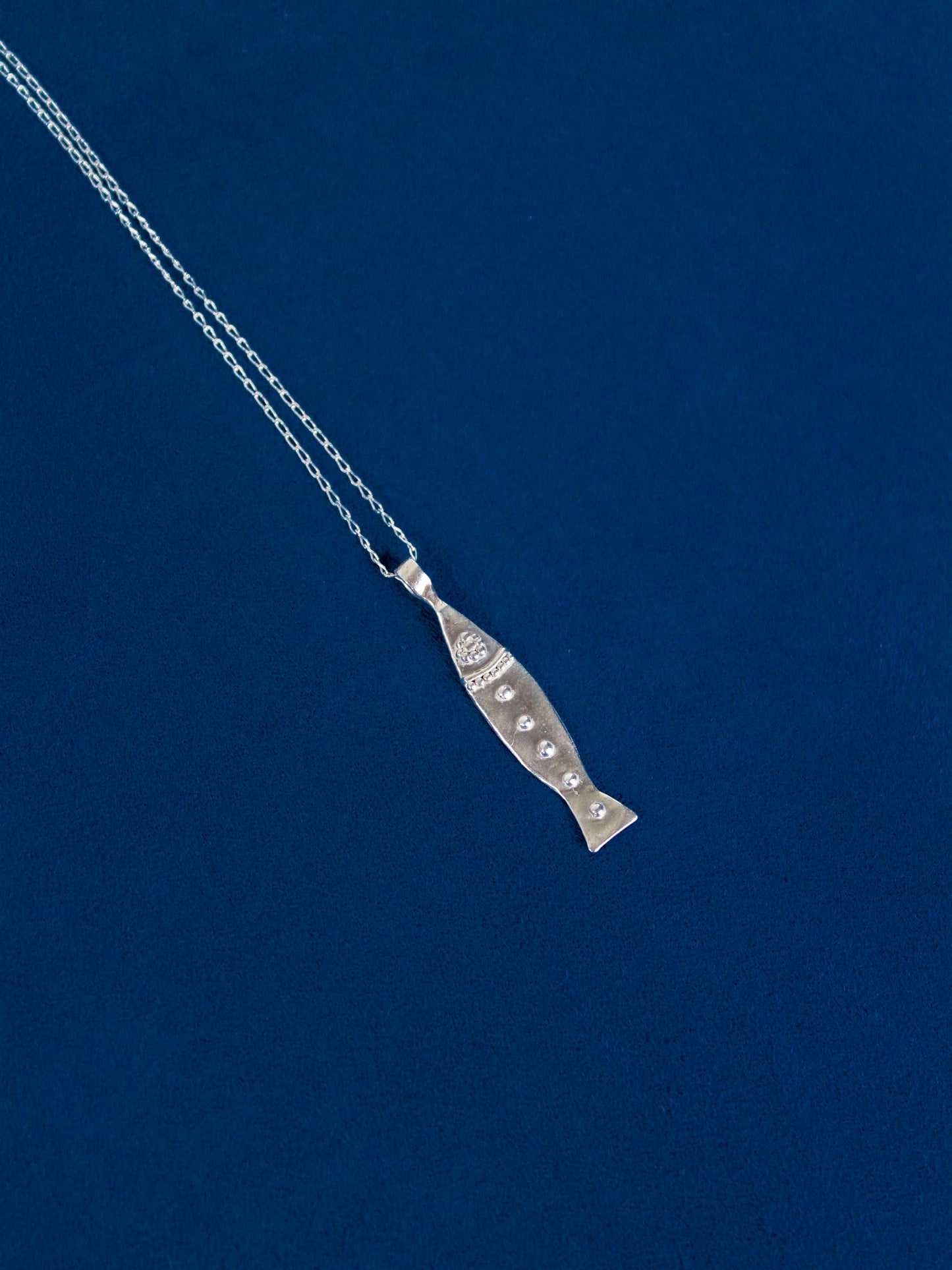 Tetra necklace