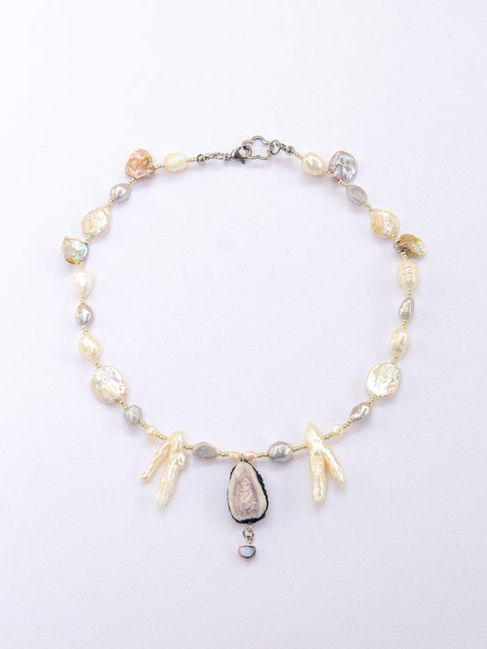 Royal oyster necklace