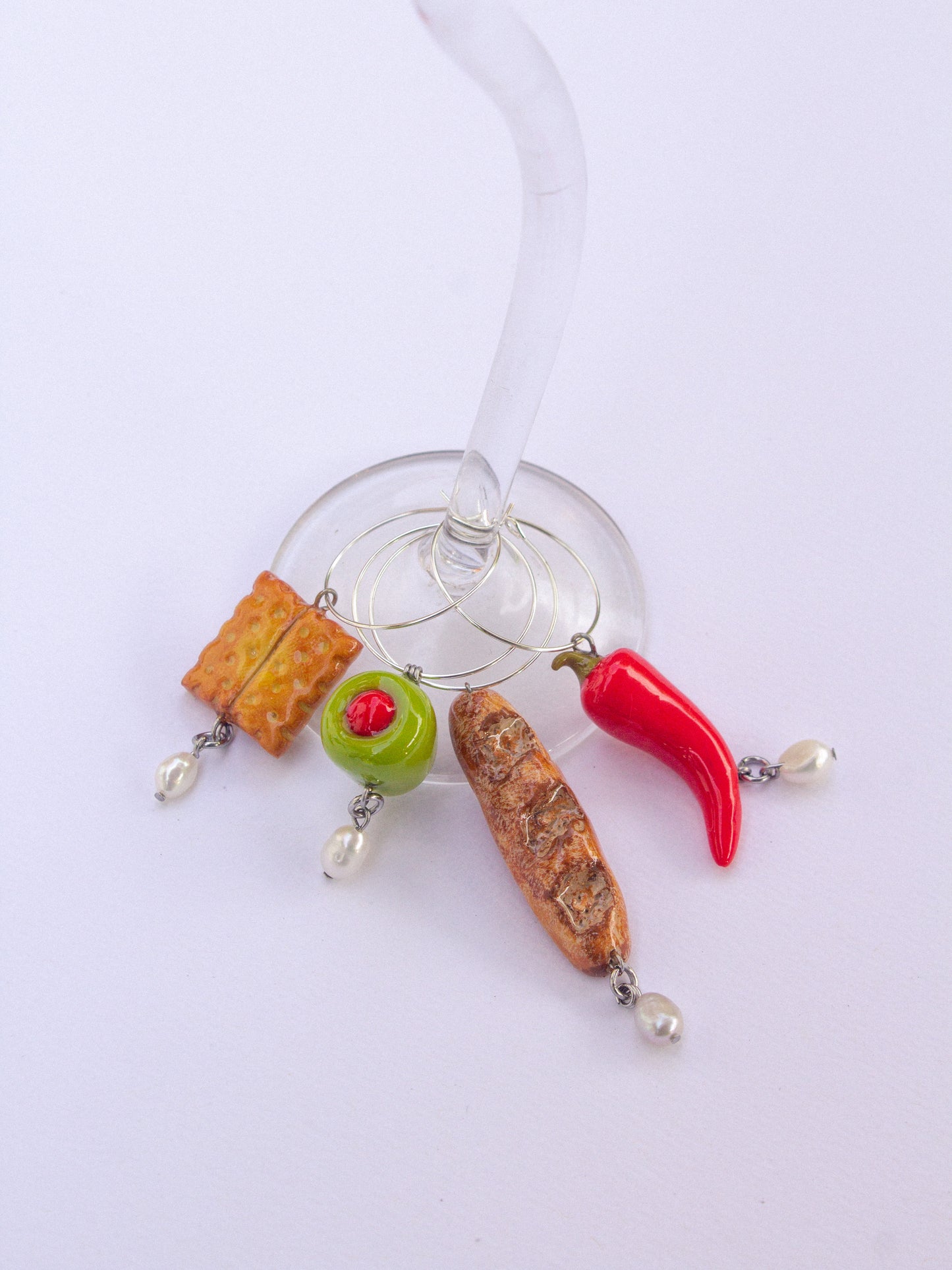 Diner party glass charms