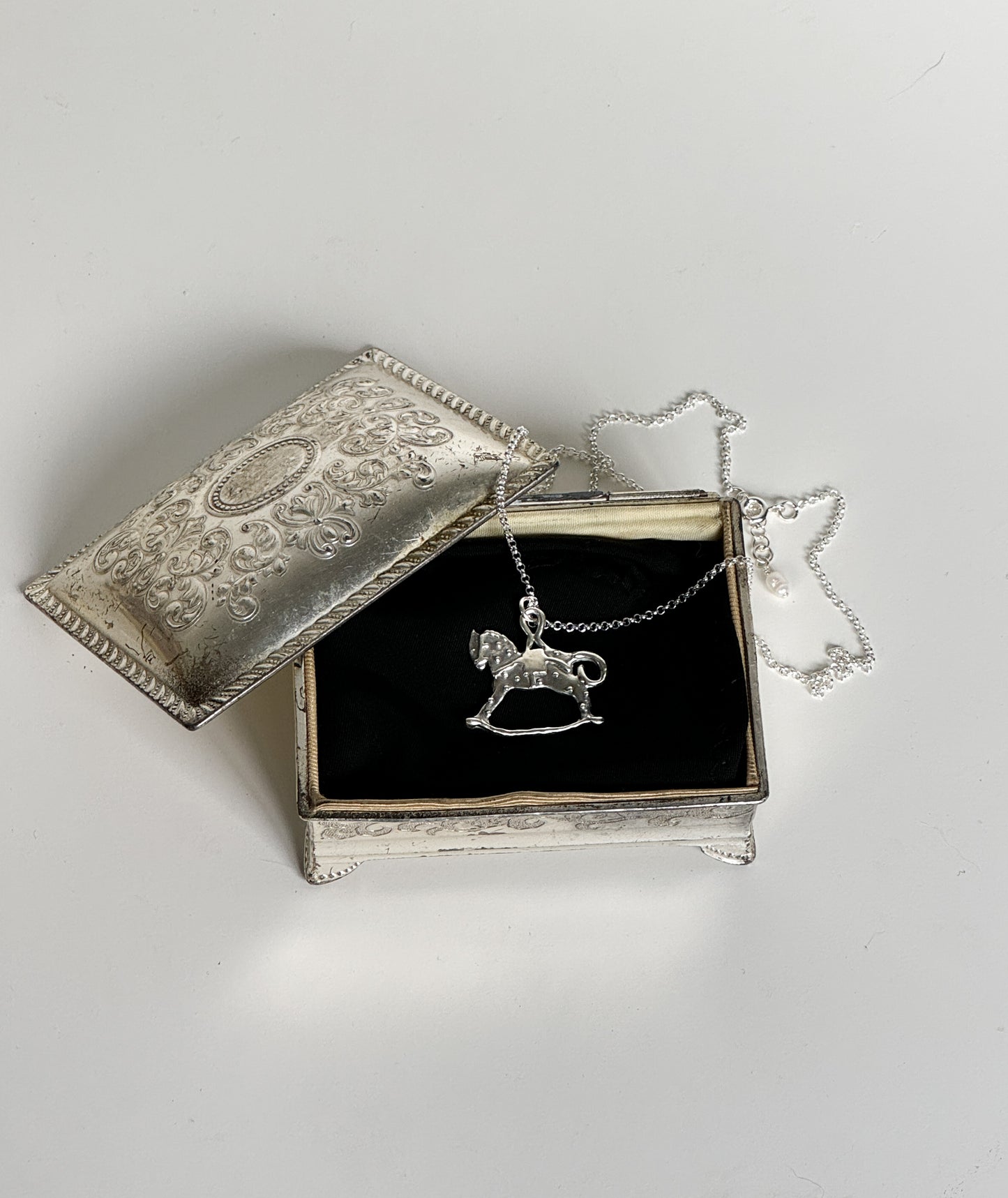 Cheval de bois necklace