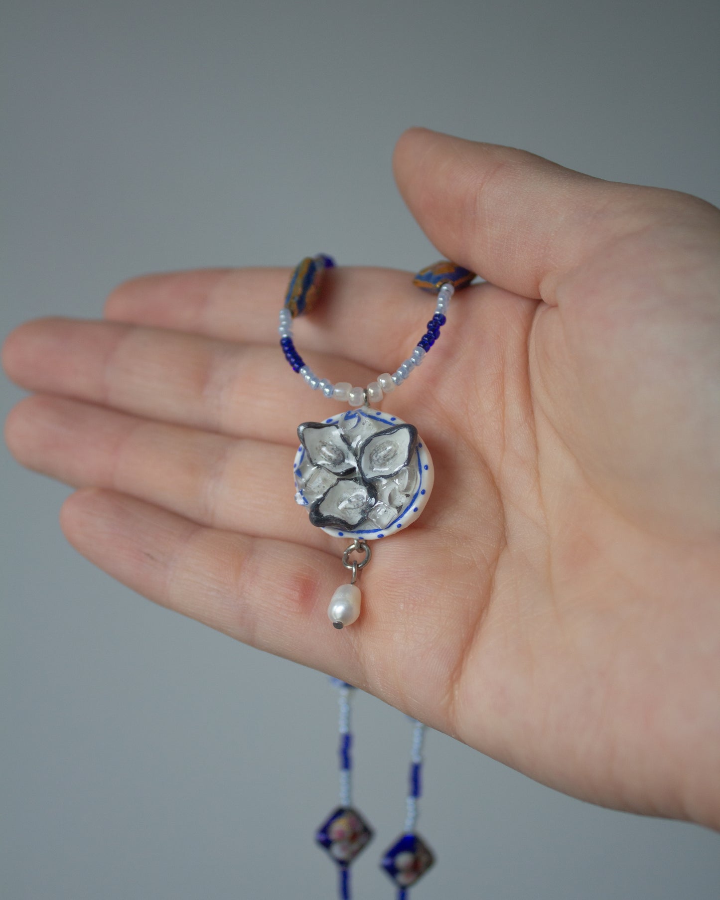 Plate of oysters necklace